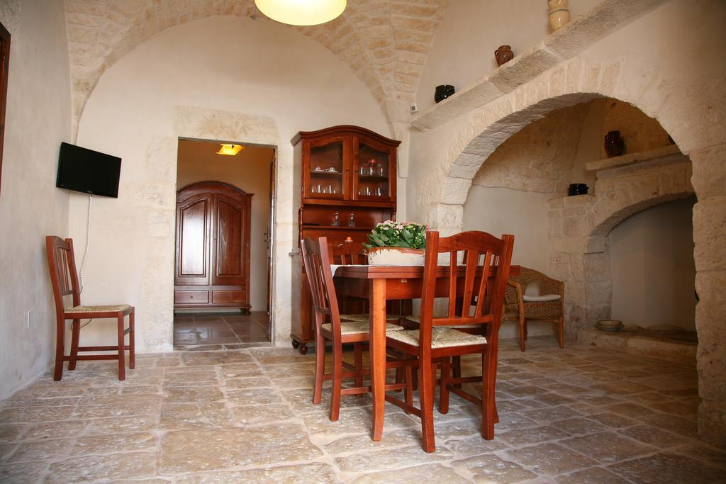 Masseria Montecchie Чельє-Мессапіка Екстер'єр фото